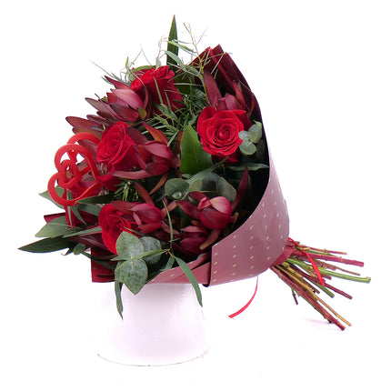 03000658_sweet-cervene-ruze-leucadendron