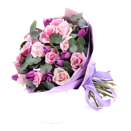 03001662_sweet-ruzove-ruze-a-fialove-tulipany