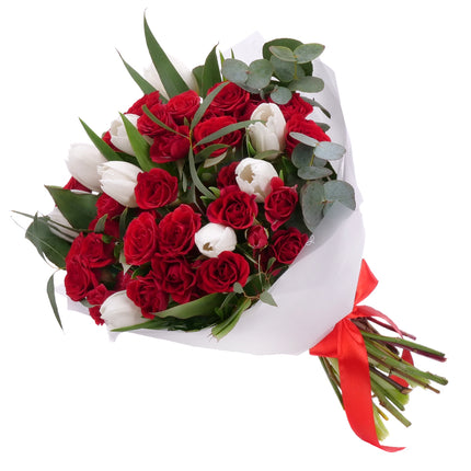 03001992_sweet-cervene-trsove-ruze-tulipany-a-eukalyptus