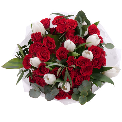 03001992_sweet-cervene-trsove-ruze-tulipany-a-eukalyptus